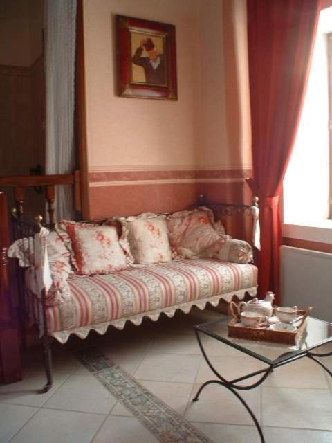 La Fontaine Des Arts Bed & Breakfast Mansle-les-Fontaines Phòng bức ảnh